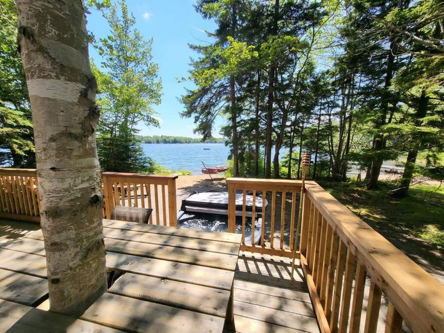 Leland'S Lakehouse Wolfville Esterno foto