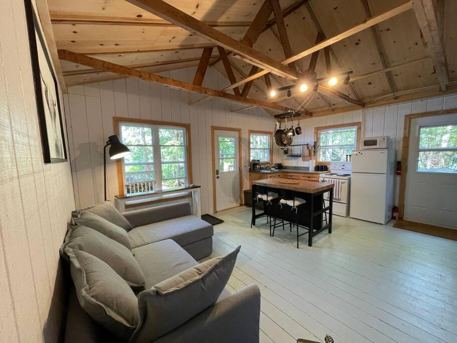 Leland'S Lakehouse Wolfville Esterno foto